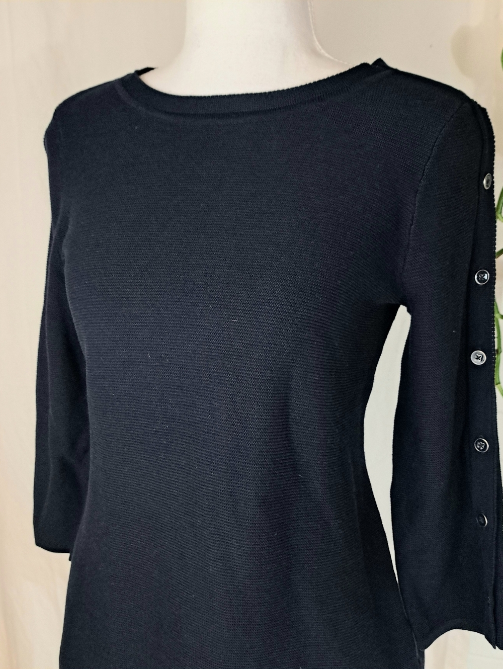 Talbots Fine Knit 3/4 Sleeve Sweater With Button Sleeve Detail Navy Blue Size Sp